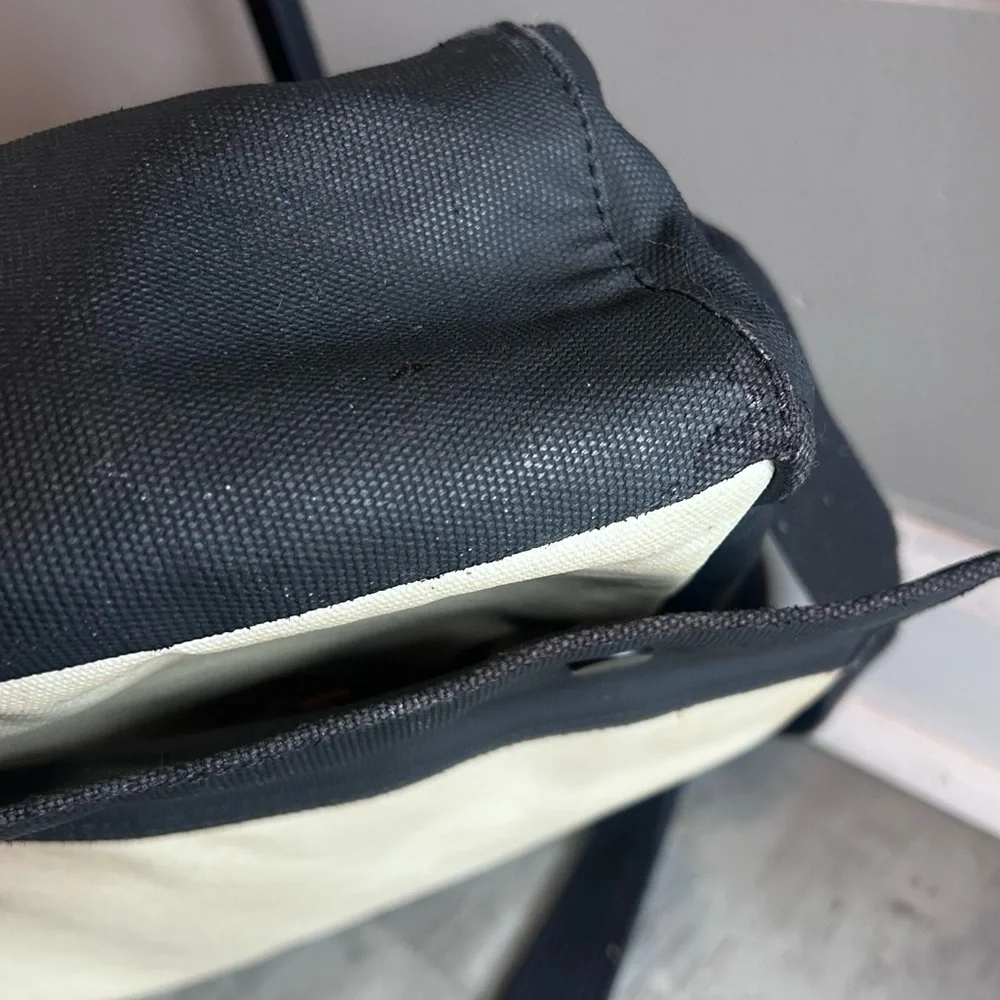 Petunia Pickle Bottom Glazed Pathway Diaper Bag in Birch/Black Unisex